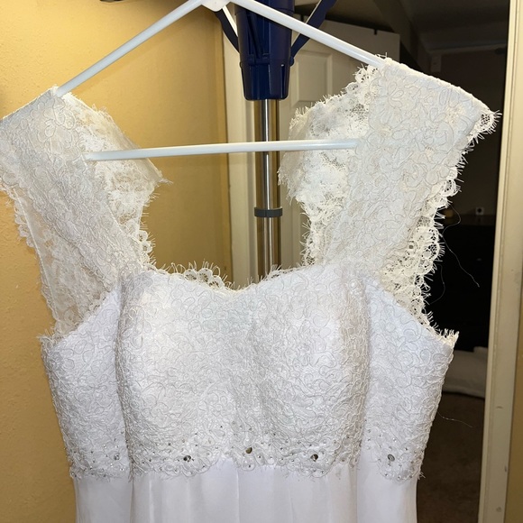 Sleeveless wedding dress size 12 - Picture 7 of 8